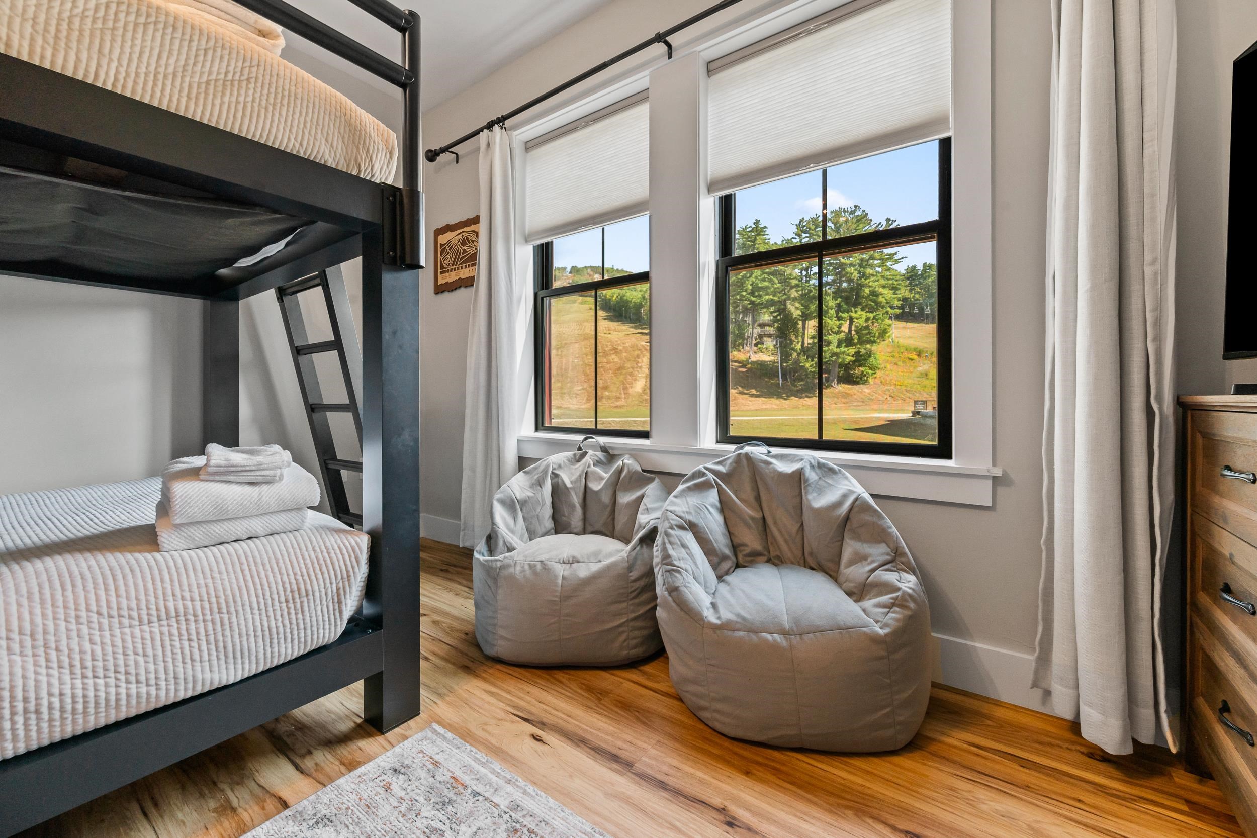 Conway, New Hampshire, 03860, United States, 3 Bedrooms Bedrooms, ,3 BathroomsBathrooms,Residential,For Sale,1951000
