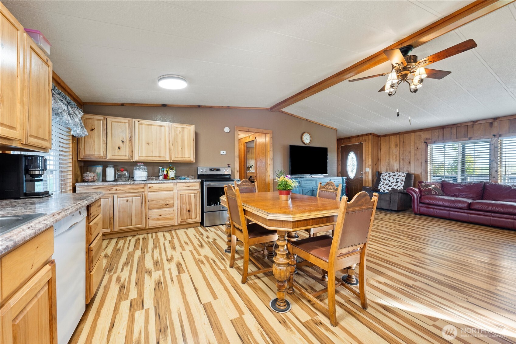 Soap Lake, Washington, 98851, United States, 3 Bedrooms Bedrooms, ,1 BathroomBathrooms,Residential,For Sale,1969387