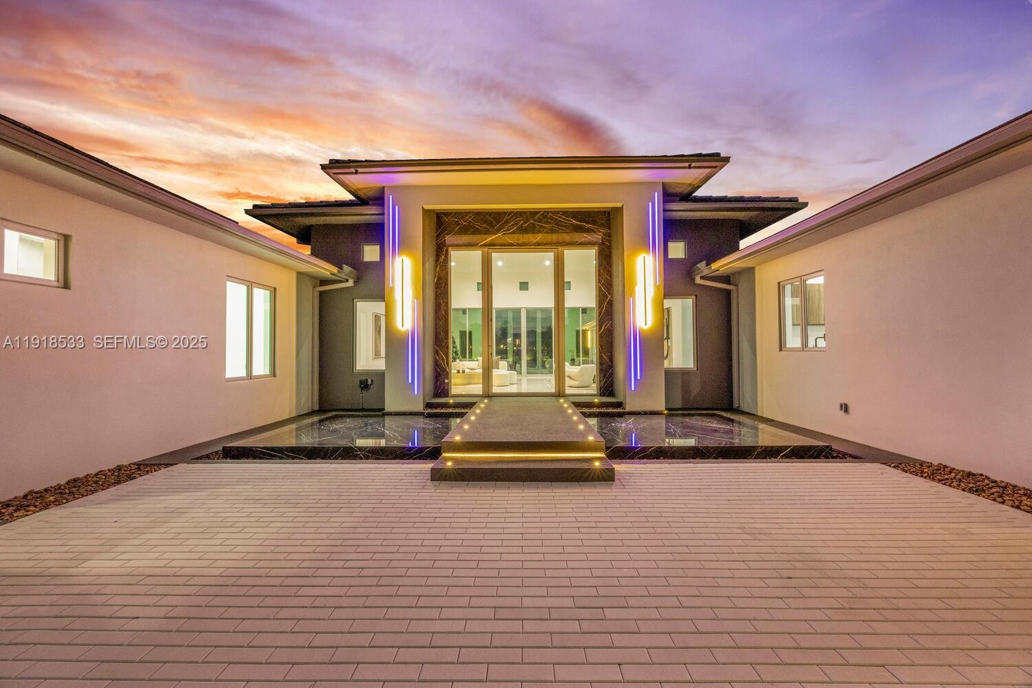 Miami, Florida, 33173, United States, 6 Bedrooms Bedrooms, ,7 BathroomsBathrooms,Residential,For Sale,2001798