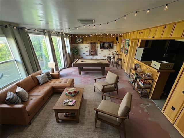 Oakland, California, 94605, United States, 3 Bedrooms Bedrooms, ,1 BathroomBathrooms,Residential,For Sale,2011144