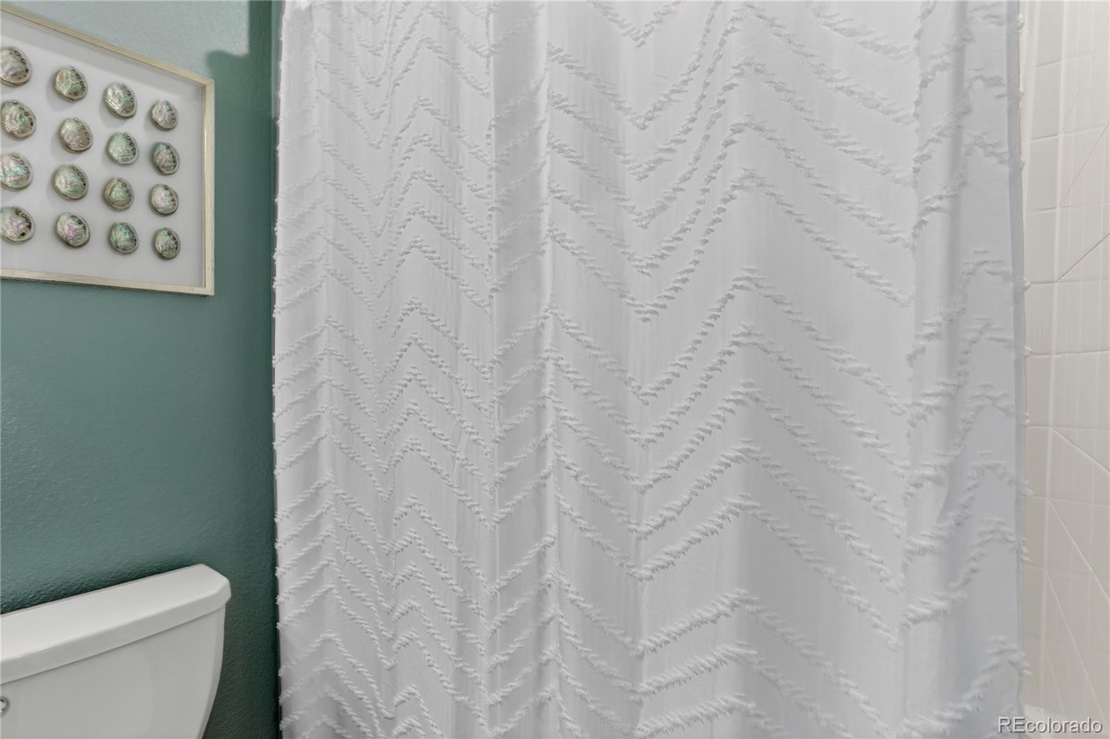 Thornton, Colorado, 80602, United States, 5 Bedrooms Bedrooms, ,3 BathroomsBathrooms,Residential,For Sale,1993257