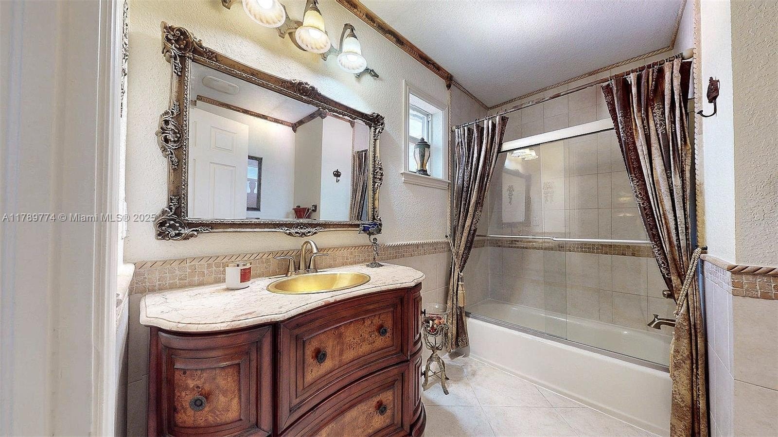 Medley, Florida, 33166, United States, 4 Bedrooms Bedrooms, ,3 BathroomsBathrooms,Residential,For Sale,1944974