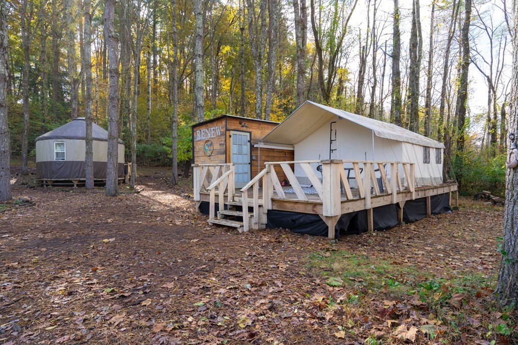 Brasstown, North Carolina, 28902, United States, 3 Bedrooms Bedrooms, ,3 BathroomsBathrooms,Residential,For Sale,1986118