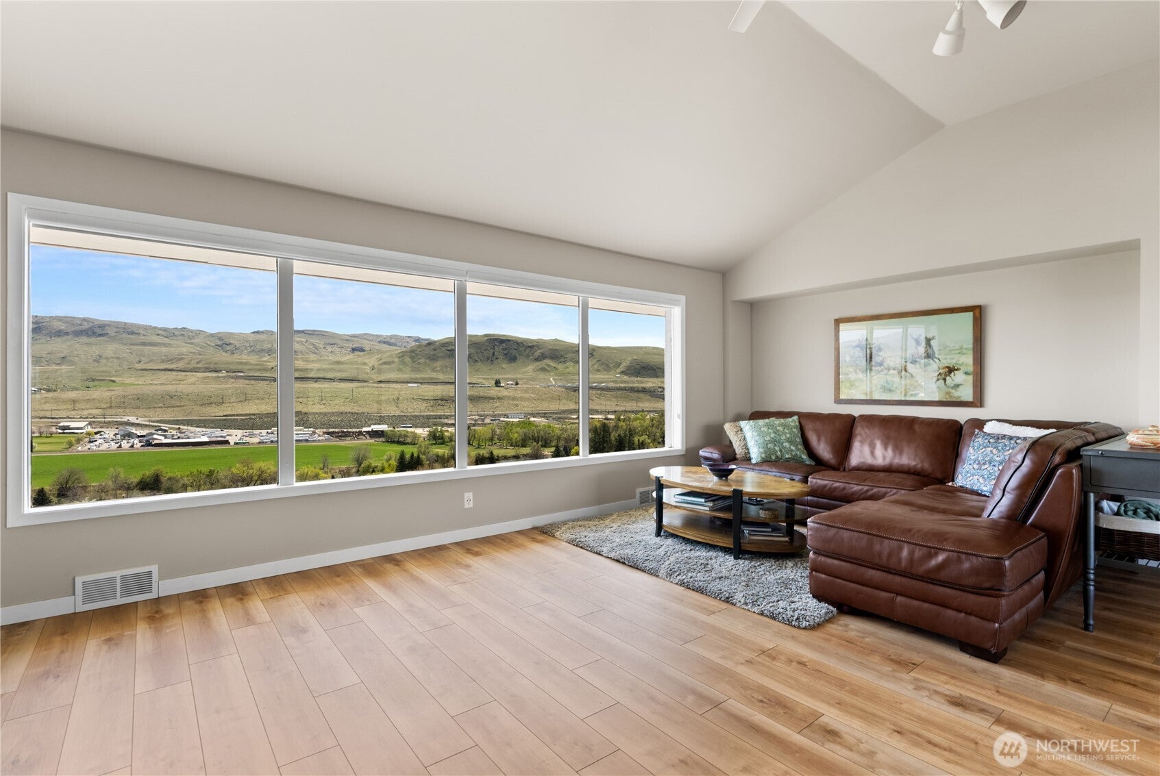 Okanogan, Washington, 98840, United States, 3 Bedrooms Bedrooms, ,2 BathroomsBathrooms,Residential,For Sale,1786609