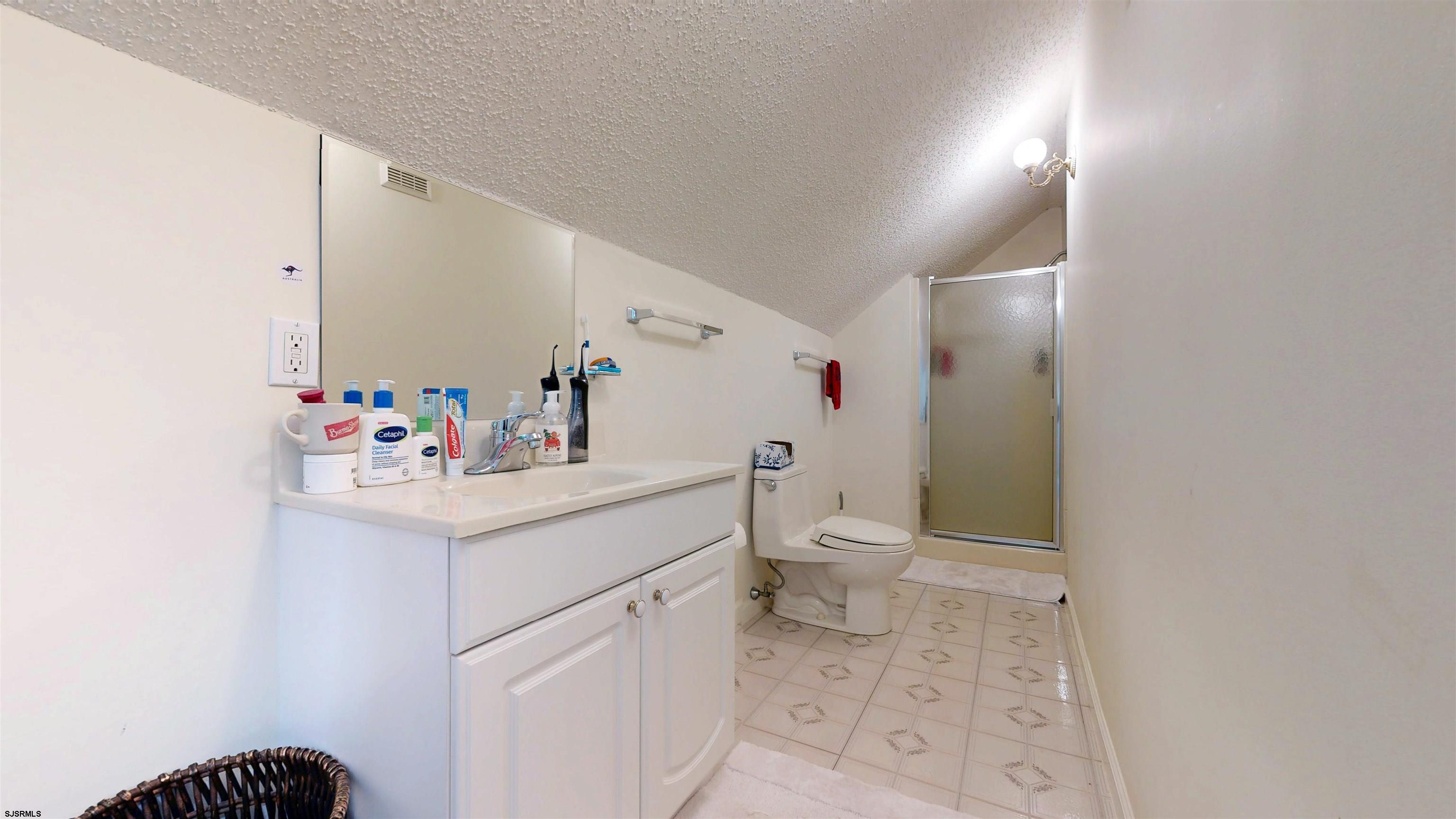 Linwood, New Jersey, 08221, United States, 6 Bedrooms Bedrooms, ,5 BathroomsBathrooms,Residential,For Sale,1975811