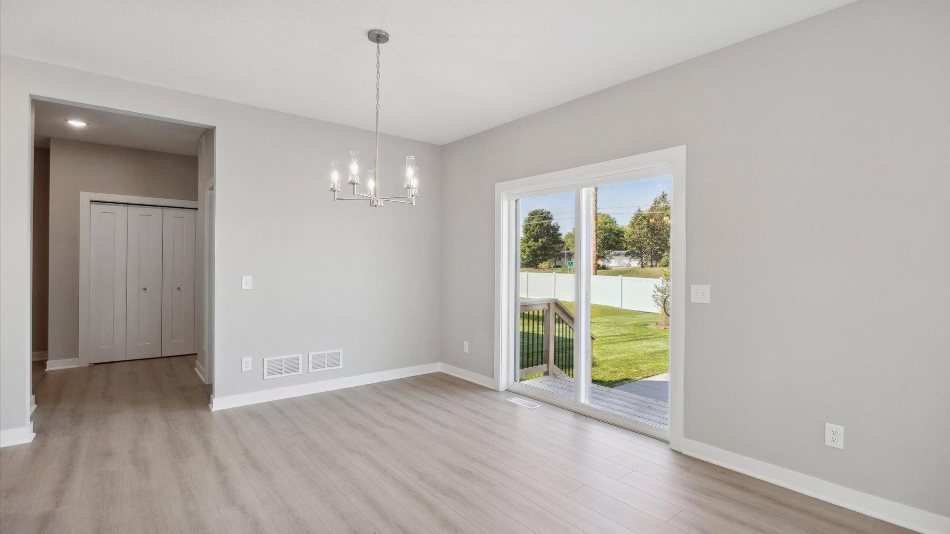 Woodbury, Minnesota, 55129, United States, 4 Bedrooms Bedrooms, ,2 BathroomsBathrooms,Residential,For Sale,1736697