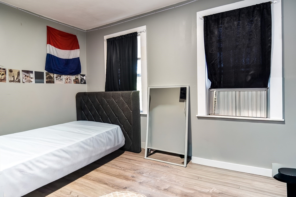 Wayland, Massachusetts, 01778, United States, 5 Bedrooms Bedrooms, ,2 BathroomsBathrooms,Residential,For Sale,1996074