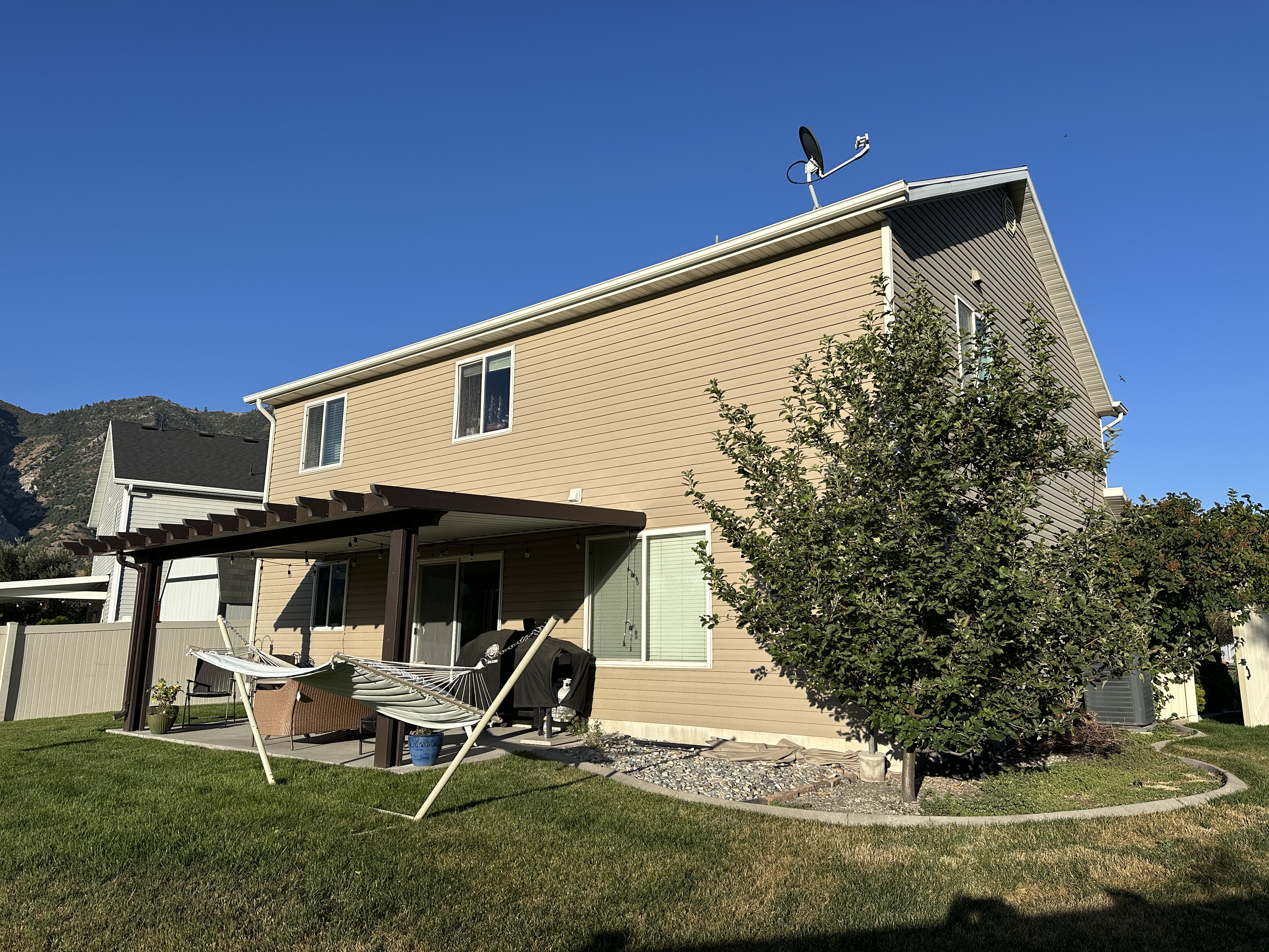 Brigham, Utah, 84302, United States, 4 Bedrooms Bedrooms, ,3 BathroomsBathrooms,Residential,For Sale,1903328