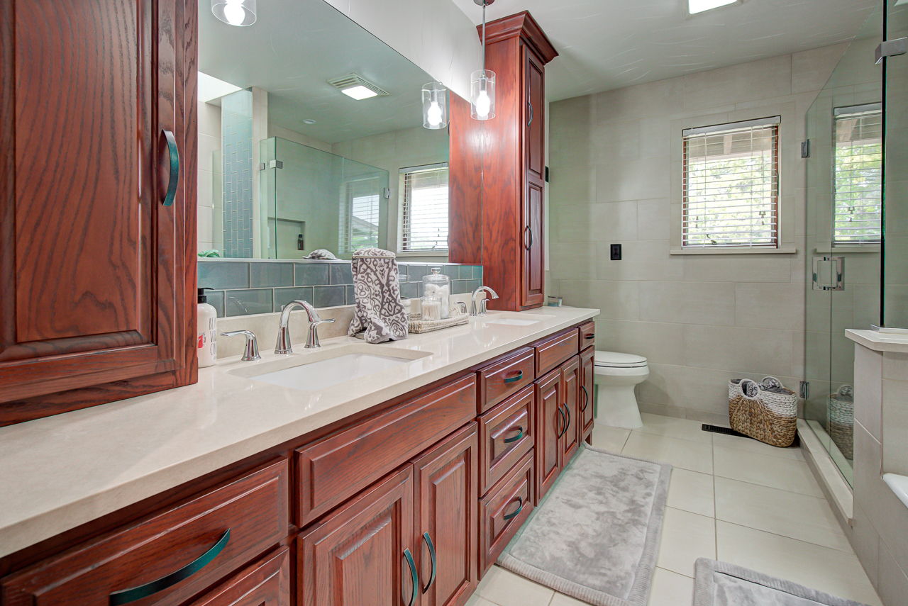 Enid, Oklahoma, 73703, United States, 4 Bedrooms Bedrooms, ,3 BathroomsBathrooms,Residential,For Sale,1810033