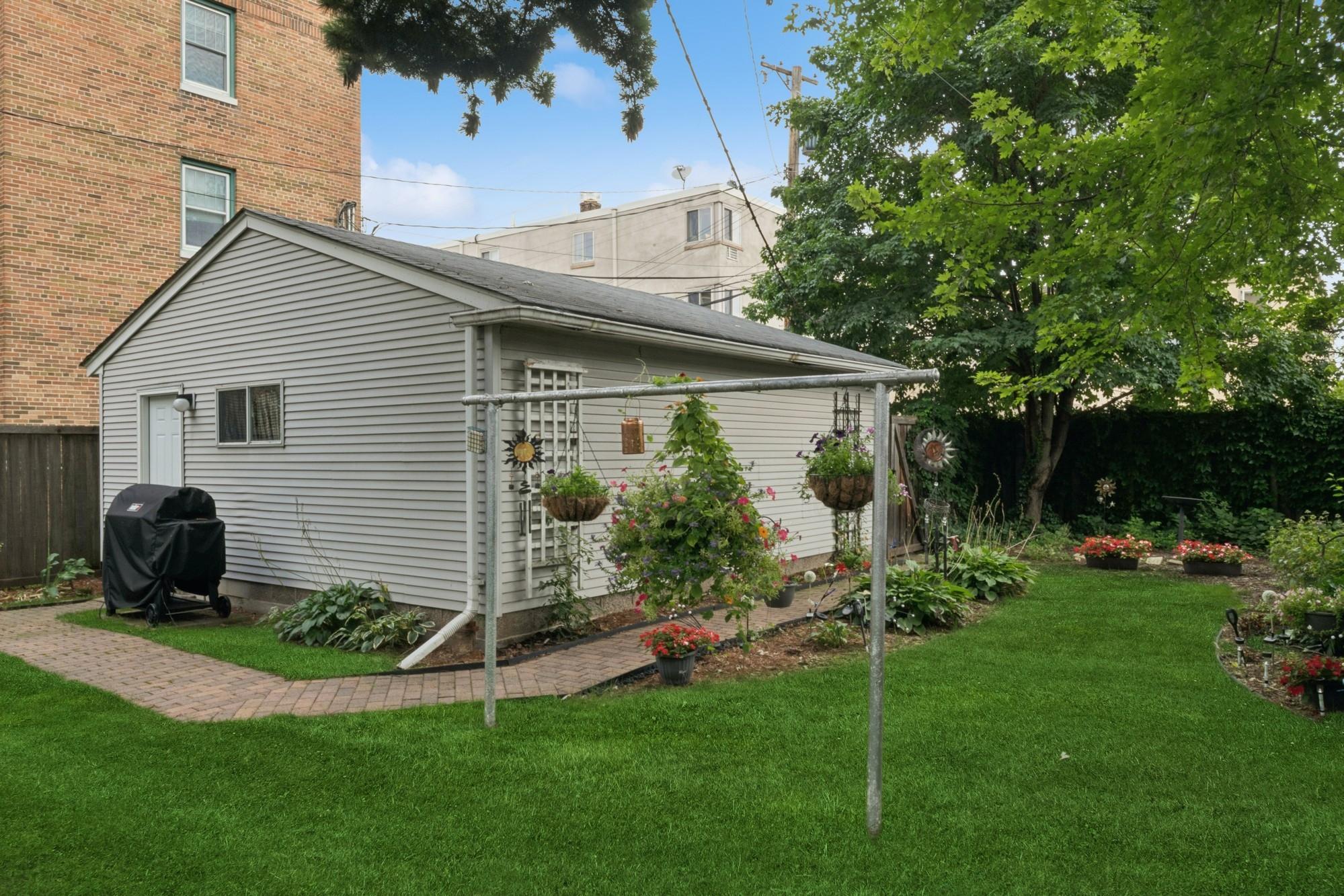 Minneapolis, Minnesota, 55408, United States, 4 Bedrooms Bedrooms, ,2 BathroomsBathrooms,Residential,For Sale,1919825