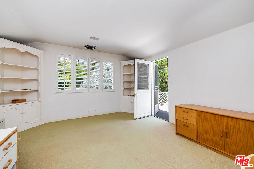 Los Angeles, California, 90077, United States, 7 Bedrooms Bedrooms, ,6 BathroomsBathrooms,Residential,For Sale,1819954