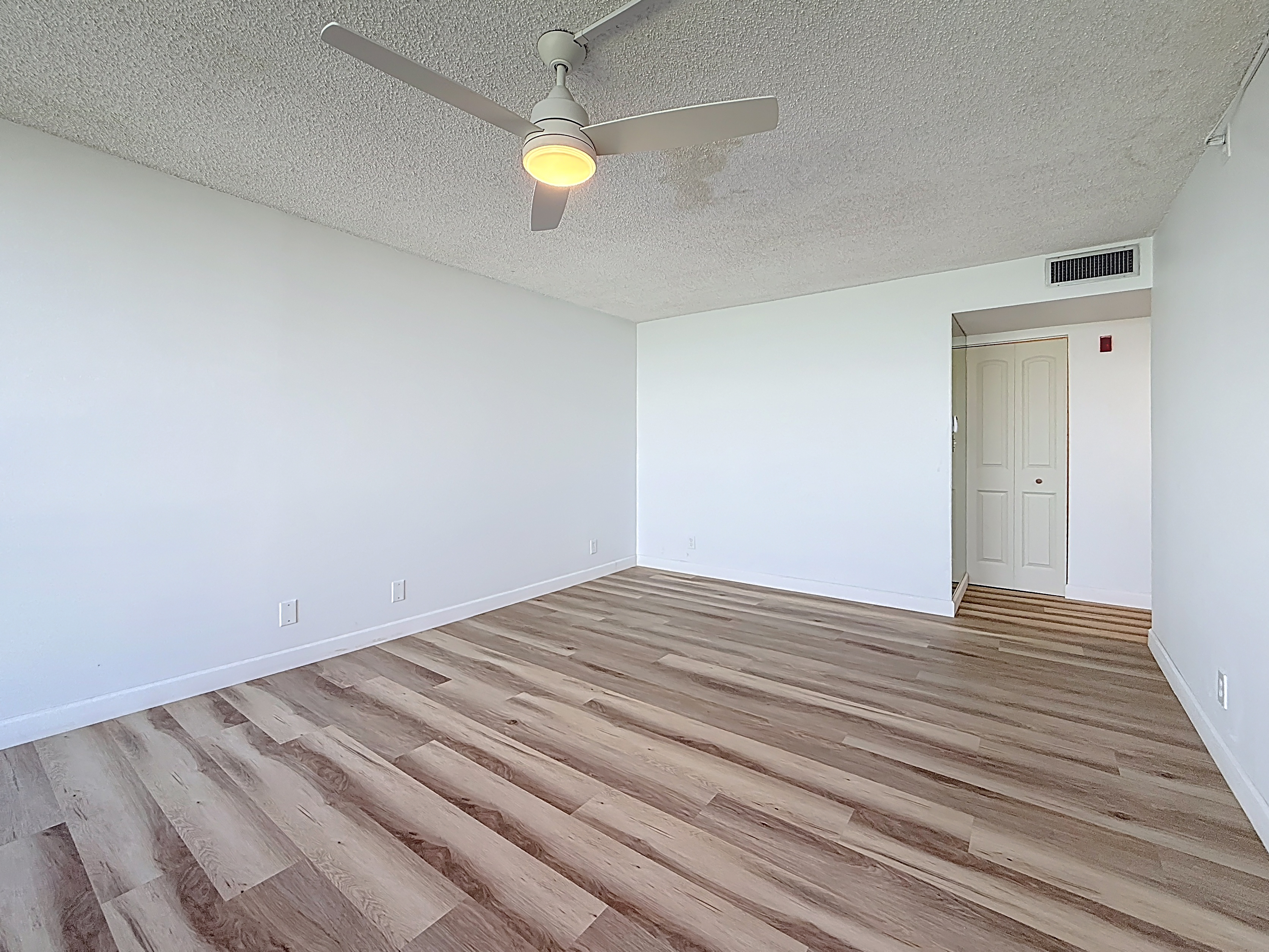 Treasure Island, Florida, 33706, United States, 3 Bedrooms Bedrooms, ,3 BathroomsBathrooms,Residential,For Sale,1983307