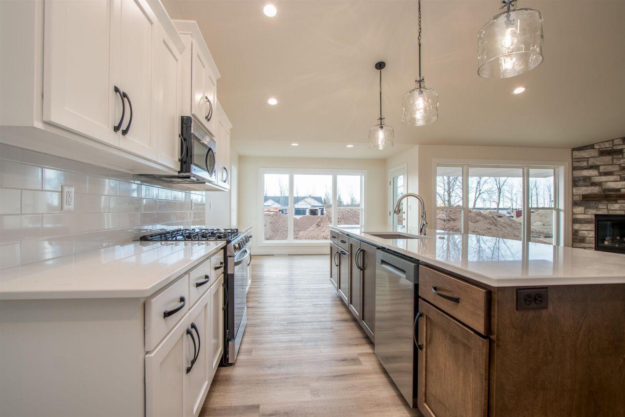 DE PERE, Wisconsin, 54115, United States, 3 Bedrooms Bedrooms, ,3 BathroomsBathrooms,Residential,For Sale,1695788