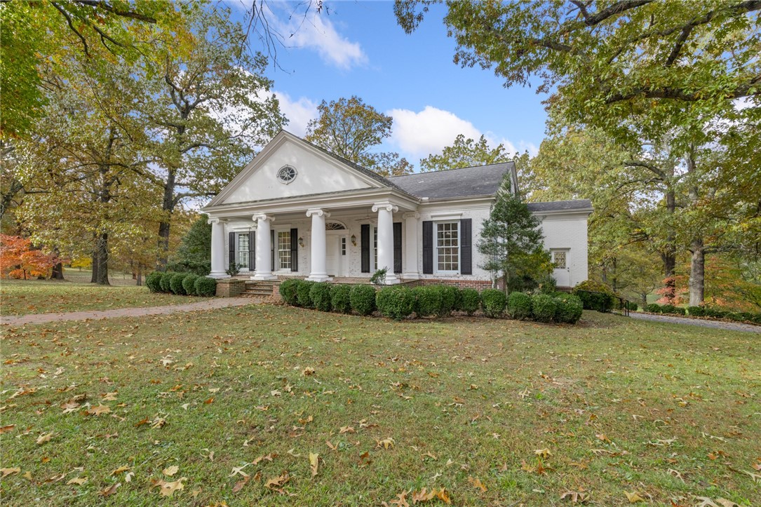 Harrison, Arkansas, 72601, United States, 4 Bedrooms Bedrooms, ,5 BathroomsBathrooms,Residential,For Sale,1989365