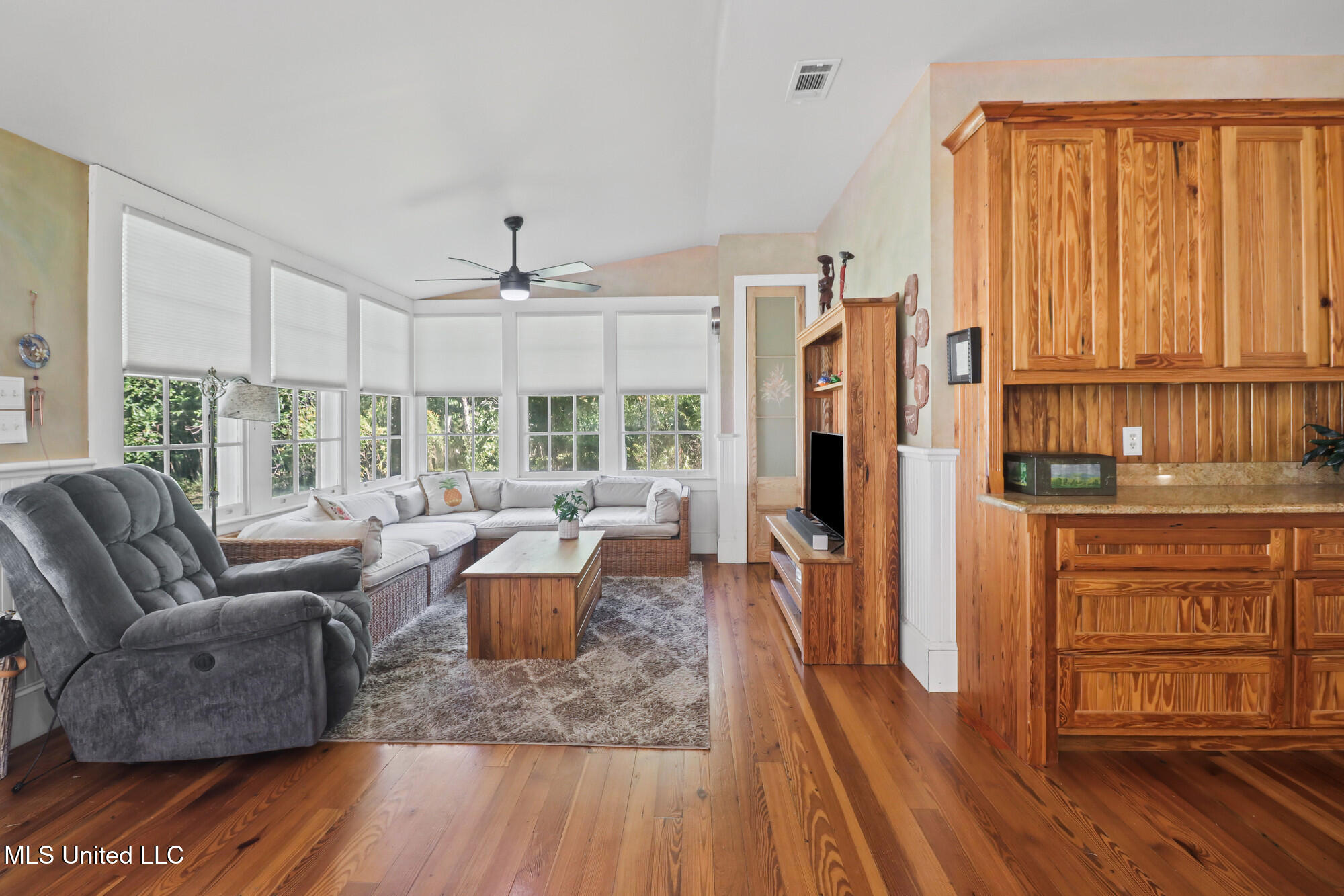 Waveland, Mississippi, 39576, United States, 3 Bedrooms Bedrooms, ,2 BathroomsBathrooms,Residential,For Sale,1991411