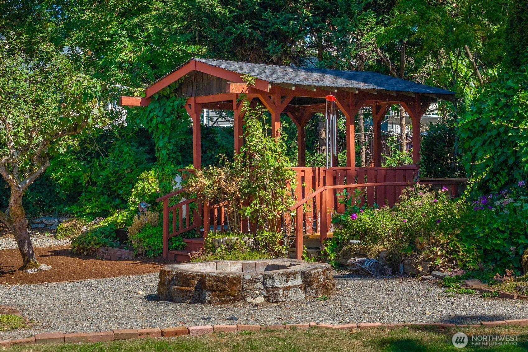 DES MOINES, Washington, 98198, United States, 5 Bedrooms Bedrooms, ,4 BathroomsBathrooms,Residential,For Sale,1927220