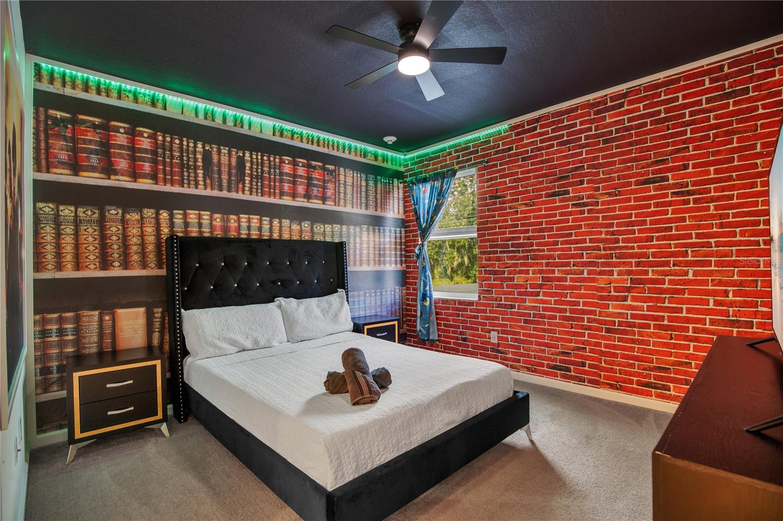 KISSIMMEE, Florida, 34746, United States, 15 Bedrooms Bedrooms, ,16 BathroomsBathrooms,Residential,For Sale,1977749