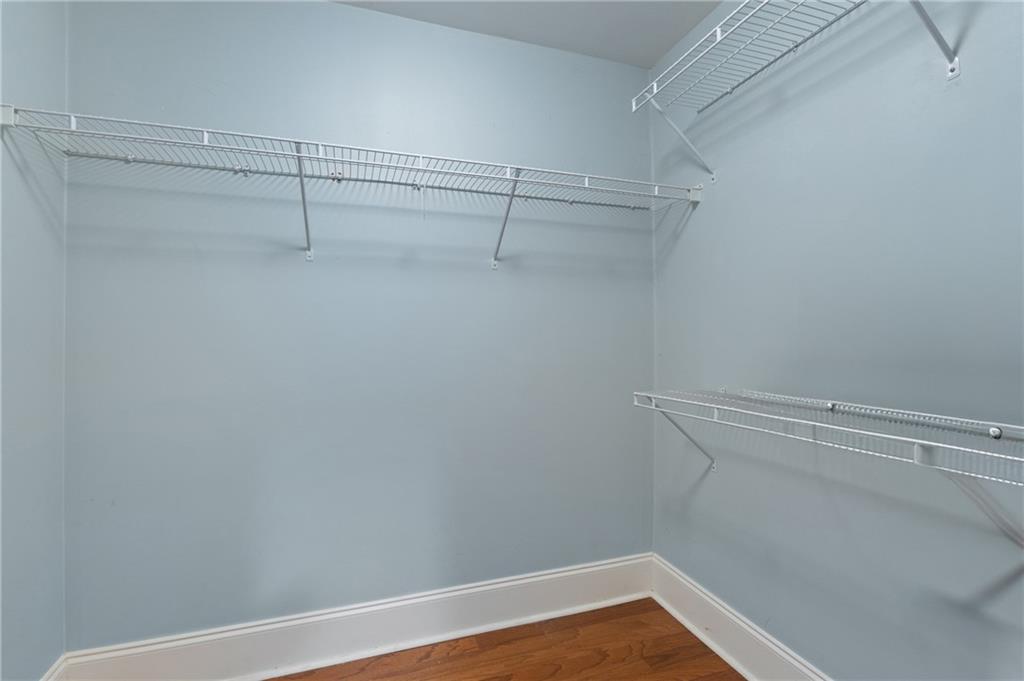 Roswell, Georgia, 30075, United States, 2 Bedrooms Bedrooms, ,3 BathroomsBathrooms,Residential,For Sale,1928798