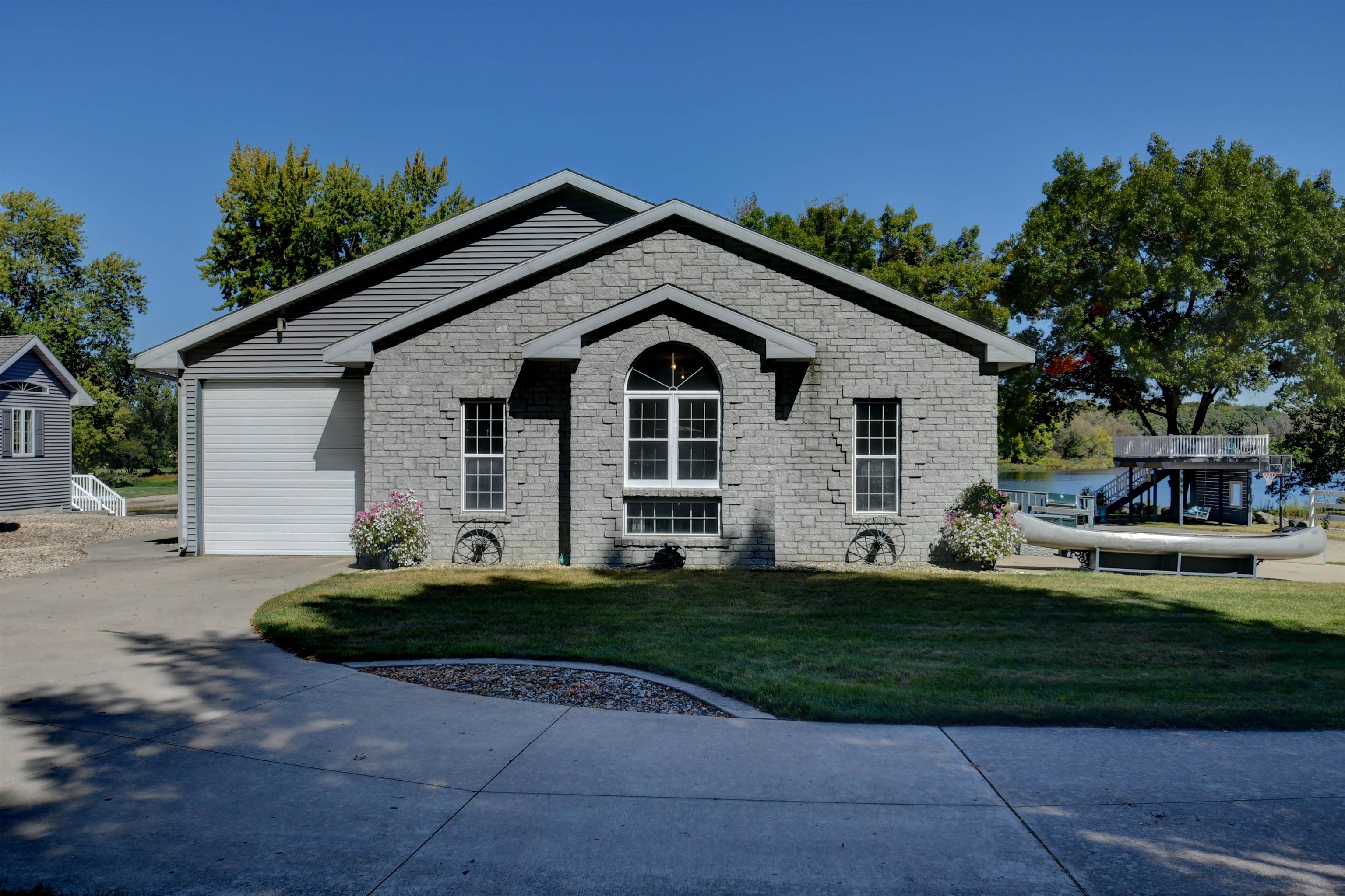 Rio, Wisconsin, 53960, United States, 3 Bedrooms Bedrooms, ,3 BathroomsBathrooms,Residential,For Sale,1976824