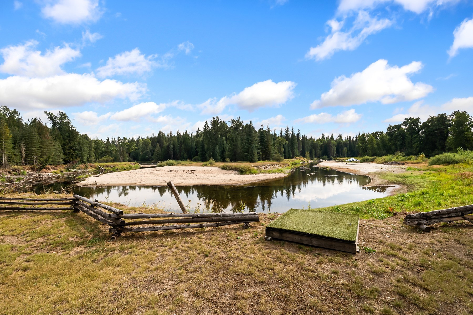  Riverfront Estate Ranch Property - 物件實景