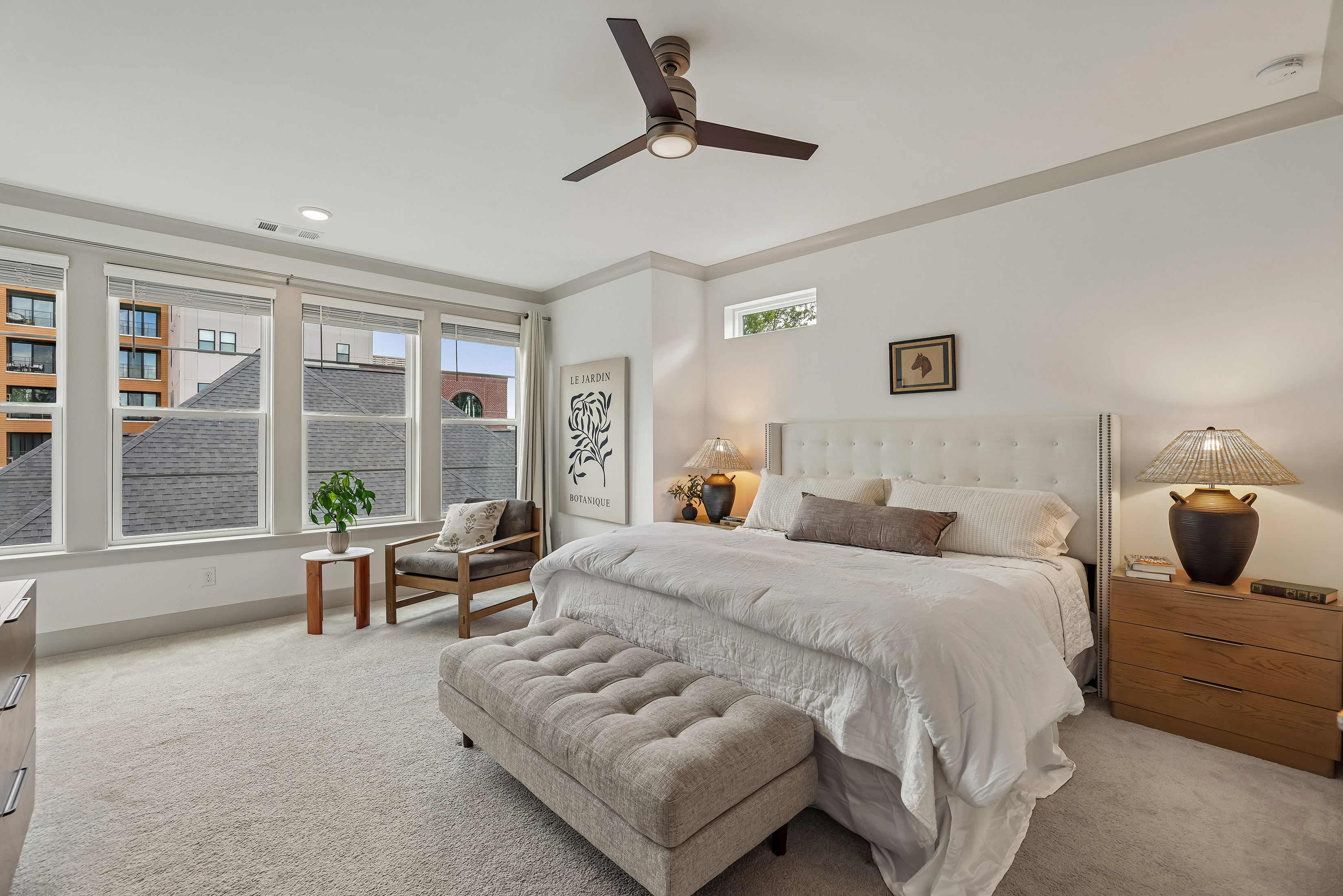  Sunlit Corner Unit Townhome with a Private Rooftop Terrace - 物件實景