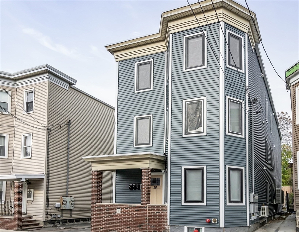 Chelsea, Massachusetts, 02150, United States, 3 Bedrooms Bedrooms, ,2 BathroomsBathrooms,Residential,For Sale,1987382