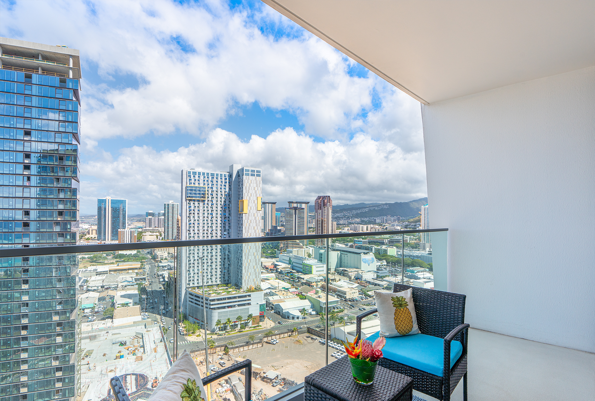 Honolulu, Hawaii, 96814, United States, 1 Bedroom Bedrooms, ,1 BathroomBathrooms,Residential,For Sale,1978157