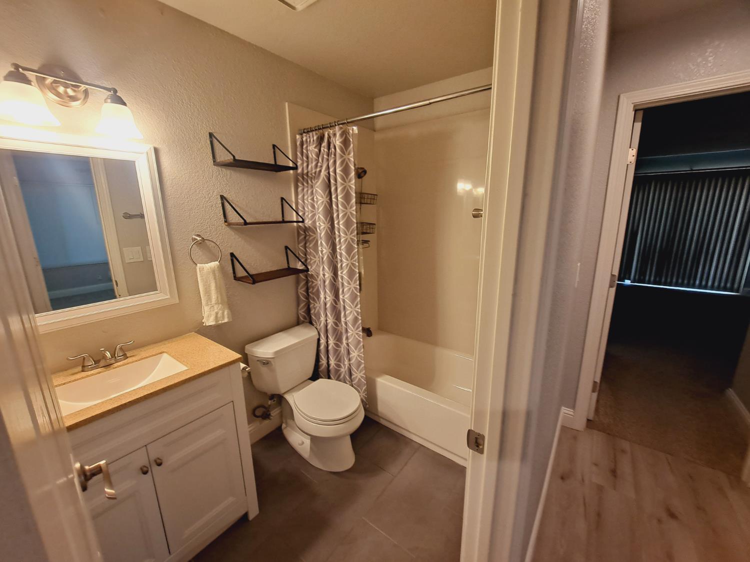 Lincoln, California, 95648, United States, 3 Bedrooms Bedrooms, ,2 BathroomsBathrooms,Residential,For Sale,1983454