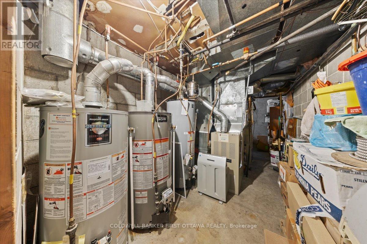 Ottawa, Ontario, K2B 6B9, CA, 7 Bedrooms Bedrooms, ,3 BathroomsBathrooms,Residential,For Sale,1903651