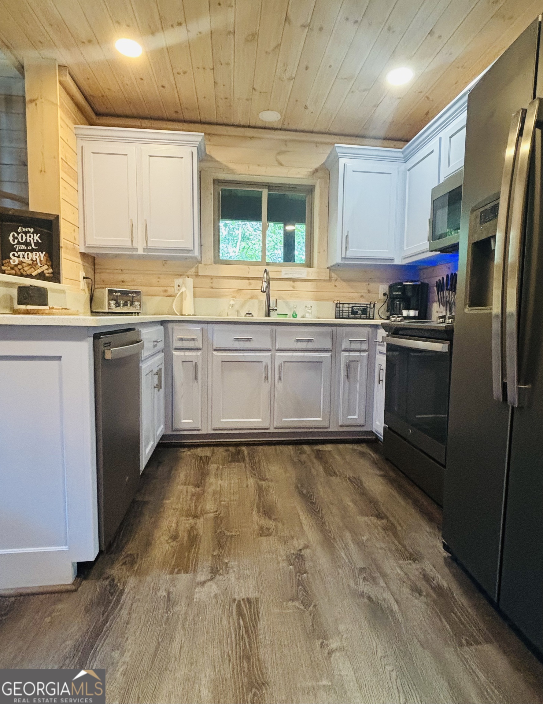 Cleveland, Georgia, 30528, United States, 1 Bedroom Bedrooms, ,1 BathroomBathrooms,Residential,For Sale,1864769