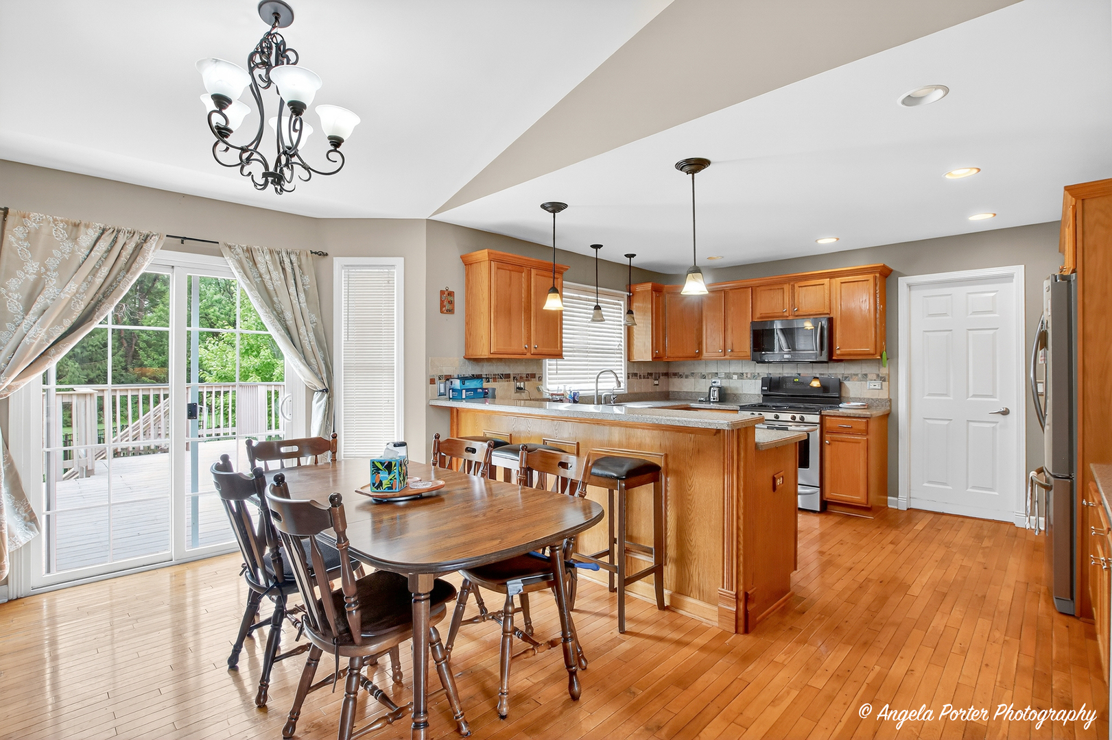 Mchenry, Illinois, 60051, United States, 4 Bedrooms Bedrooms, ,4 BathroomsBathrooms,Residential,For Sale,1916505