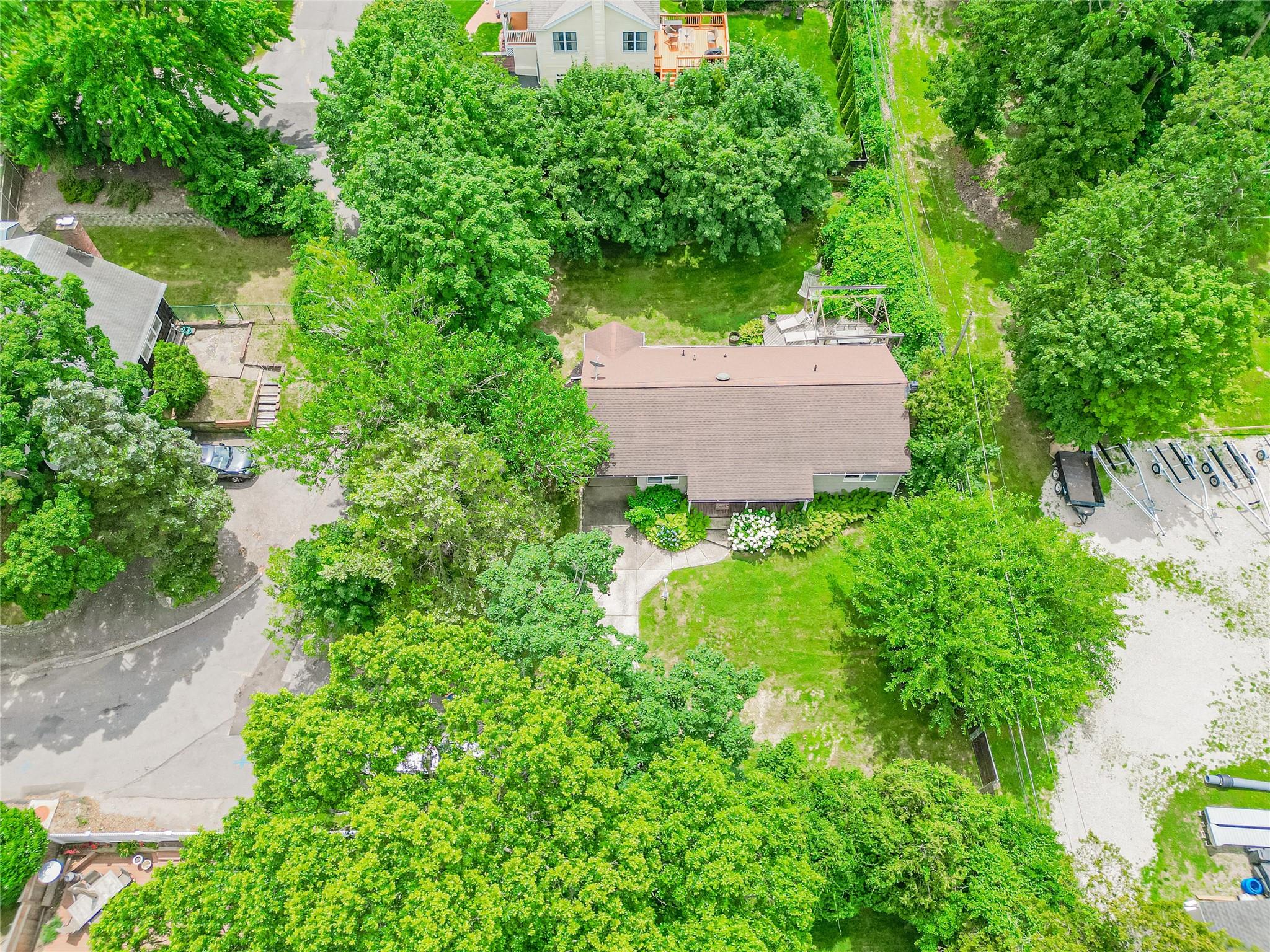 Huntington, New York, 11743, United States, 2 Bedrooms Bedrooms, ,2 BathroomsBathrooms,Residential,For Sale,1847345