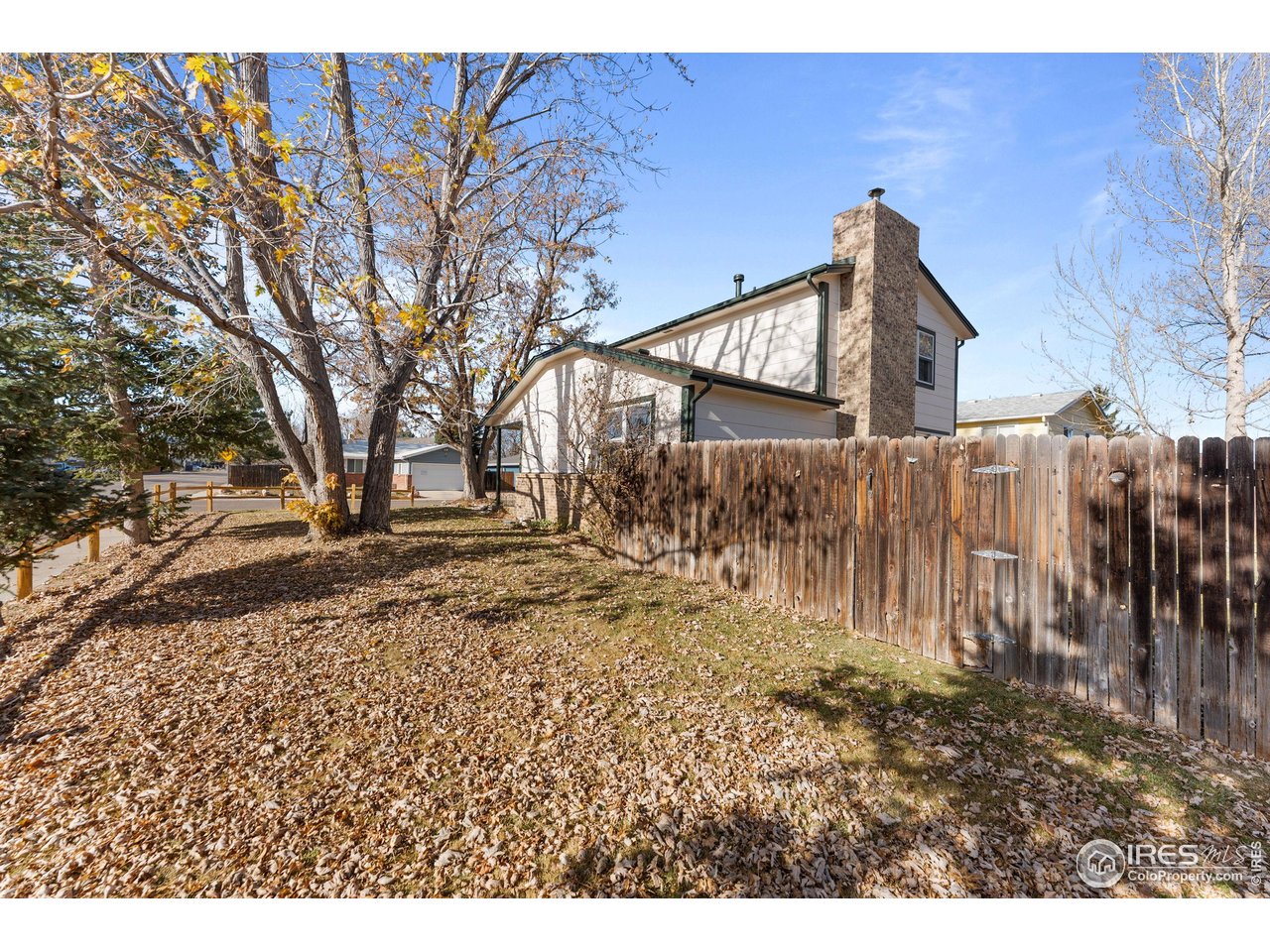 Longmont, Colorado, 80501, United States, 4 Bedrooms Bedrooms, ,2 BathroomsBathrooms,Residential,For Sale,1999140