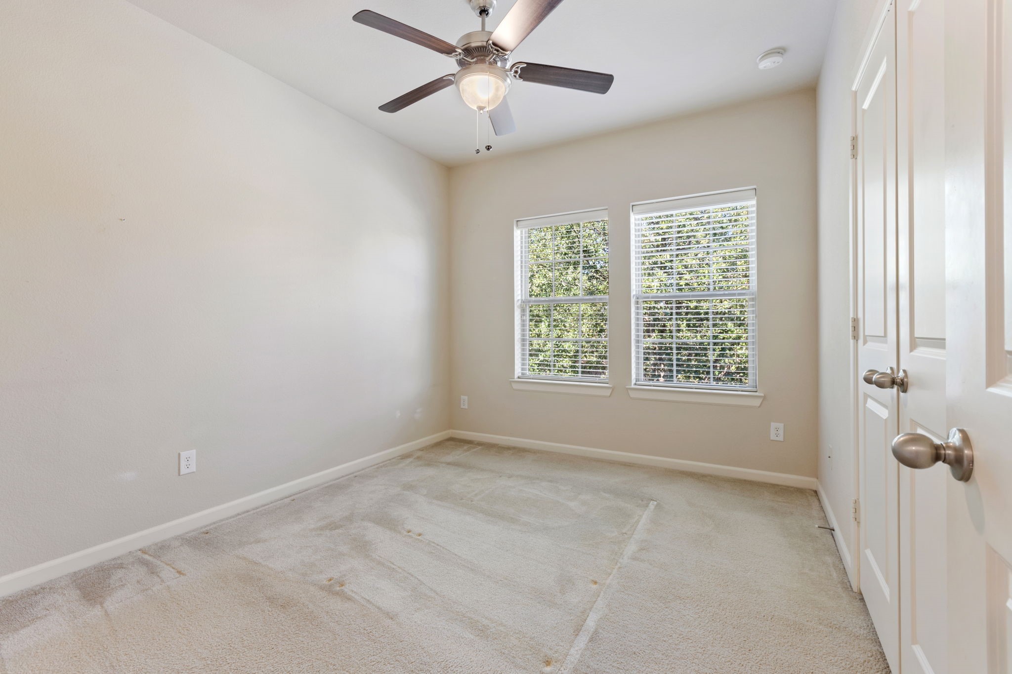 Lewisville, Texas, 75056, United States, 4 Bedrooms Bedrooms, ,3 BathroomsBathrooms,Residential,For Sale,1989126