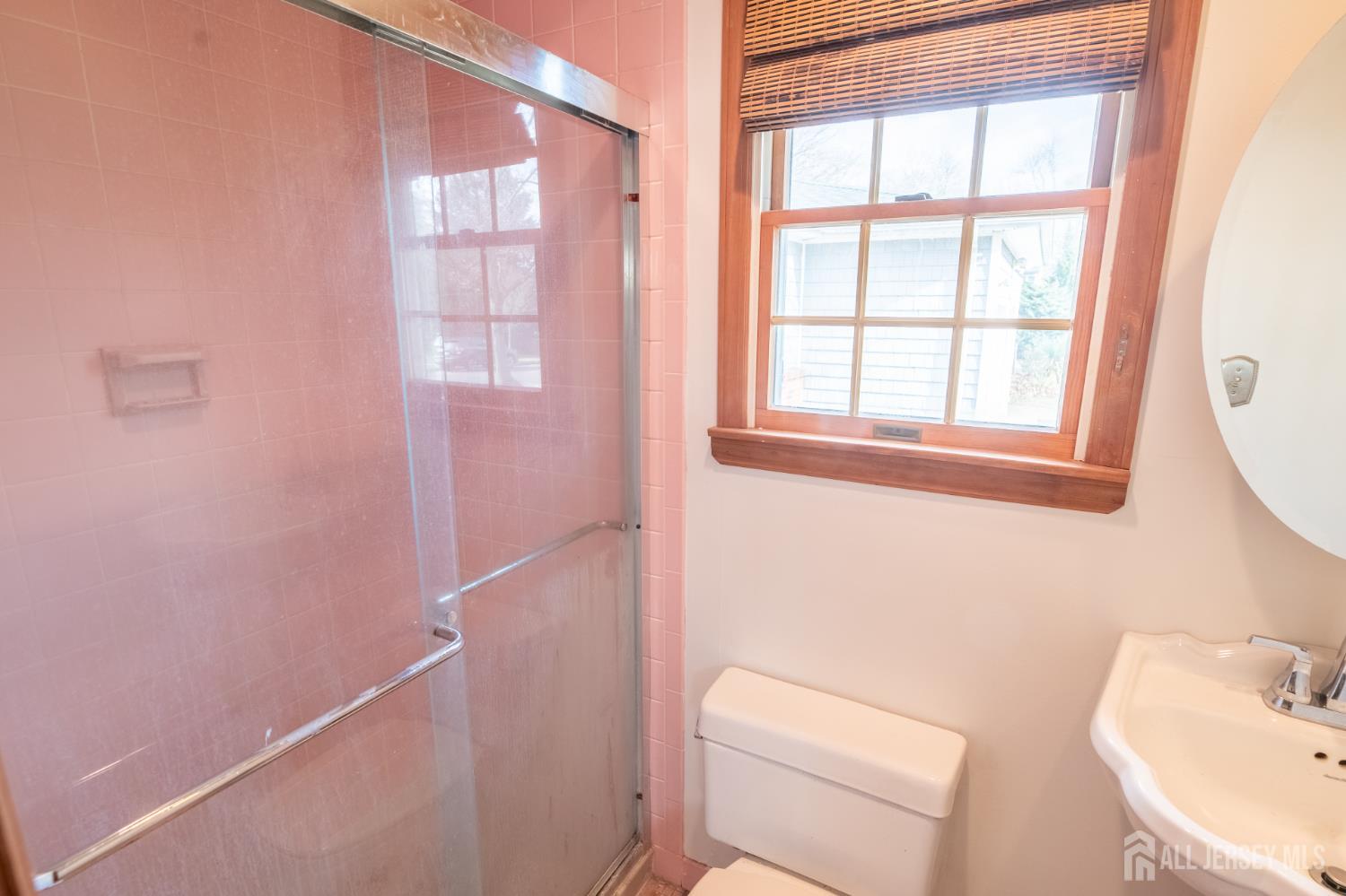 East Brunswick, New Jersey, 08816, United States, 3 Bedrooms Bedrooms, ,2 BathroomsBathrooms,Residential,For Sale,2002265