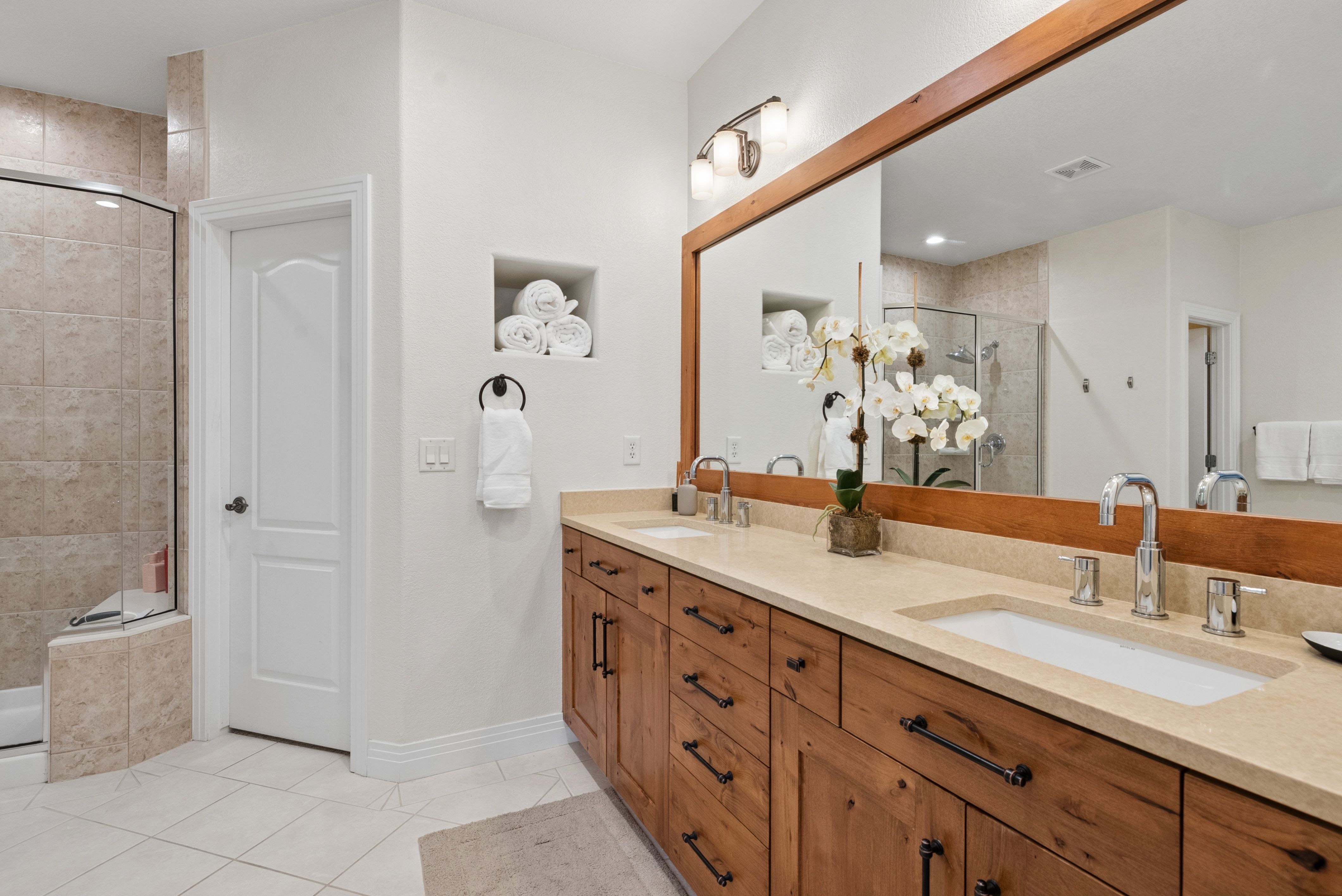  Beautifully Remodeled 3-Bed, 4-Bath Townhome in the heart of Cherry Creek - 物件實景