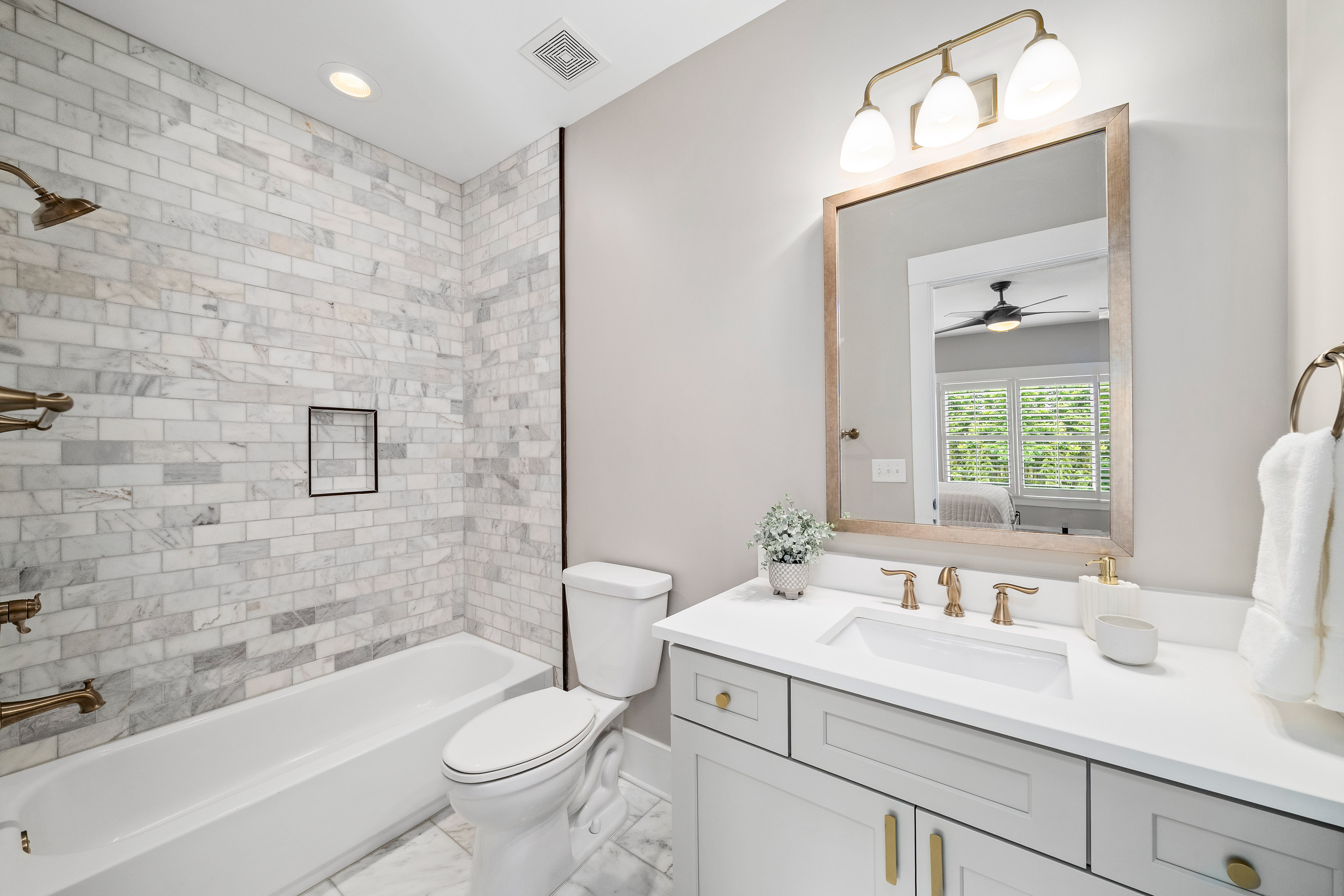  Stunning Modern Farmhouse with Luxury Finishes, Unbeatable Location, and No HOA - 物件實景