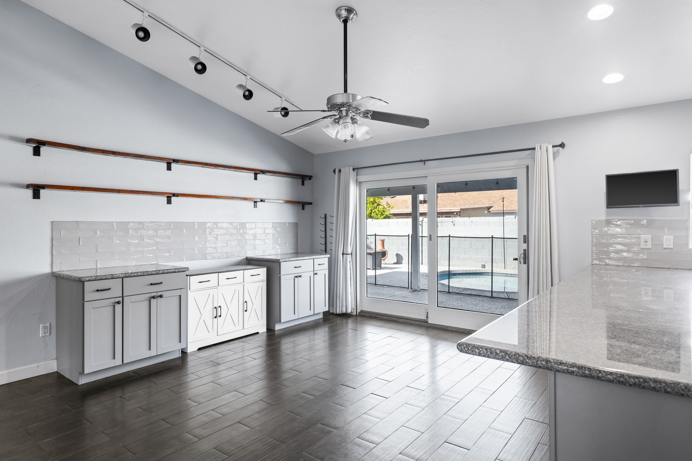 Tempe, Arizona, 85283, United States, 4 Bedrooms Bedrooms, ,2 BathroomsBathrooms,Residential,For Sale,1976655