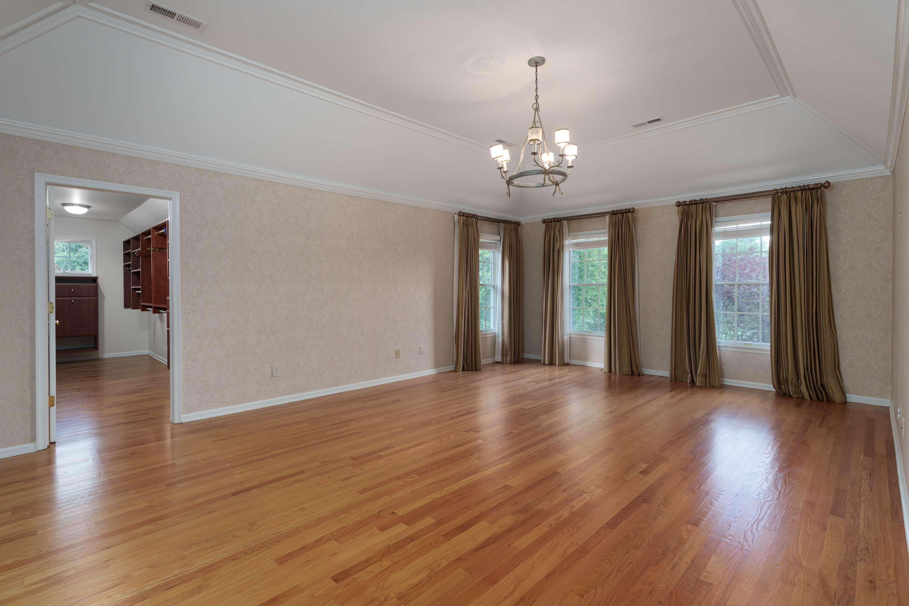  Generously Scaled Rooms Warmed by Timeless Detailing - 物件實景