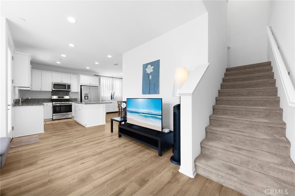 Chino, California, 91708, United States, 2 Bedrooms Bedrooms, ,3 BathroomsBathrooms,Residential,For Sale,1932480