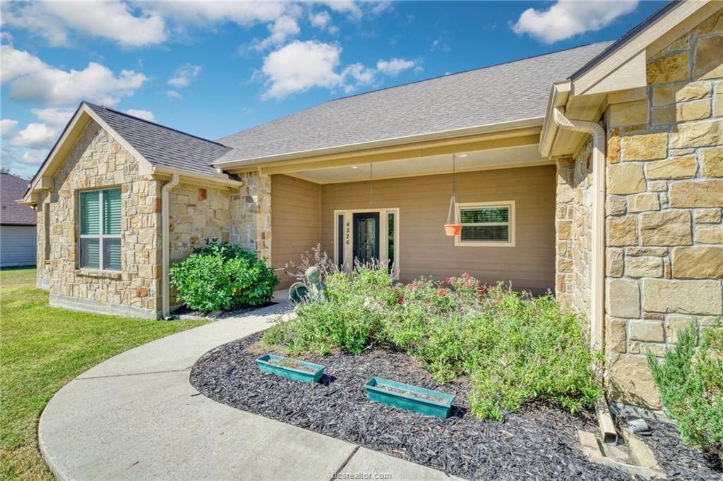 North Zulch, Texas, 77872, United States, 4 Bedrooms Bedrooms, ,3 BathroomsBathrooms,Residential,For Sale,1920538