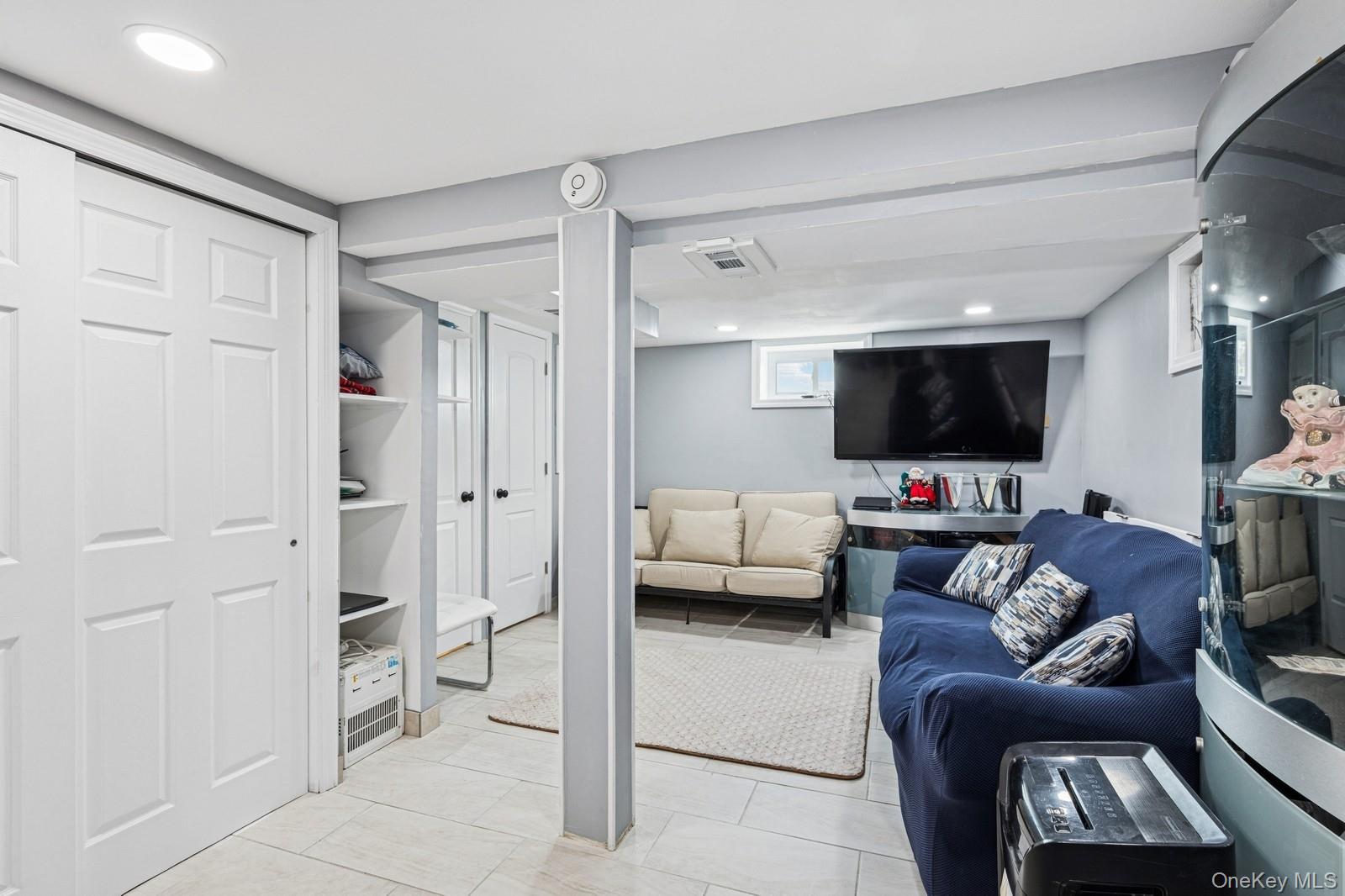 Massapequa Park, New York, 11762, United States, 3 Bedrooms Bedrooms, ,4 BathroomsBathrooms,Residential,For Sale,1941074