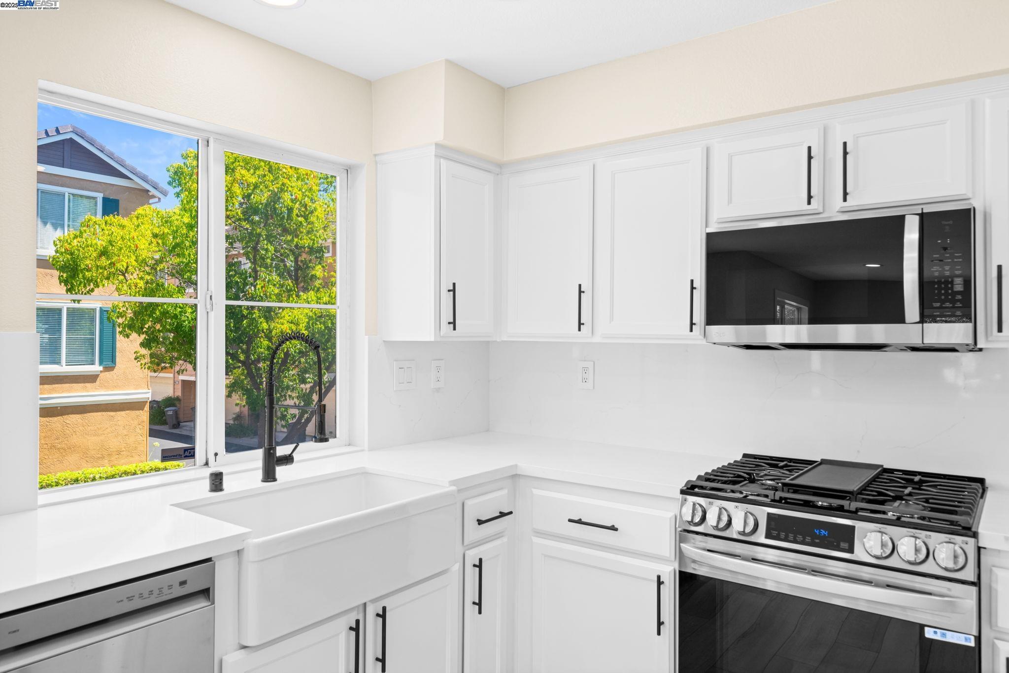 Dublin, California, 94568, United States, 3 Bedrooms Bedrooms, ,3 BathroomsBathrooms,Residential,For Sale,2006259