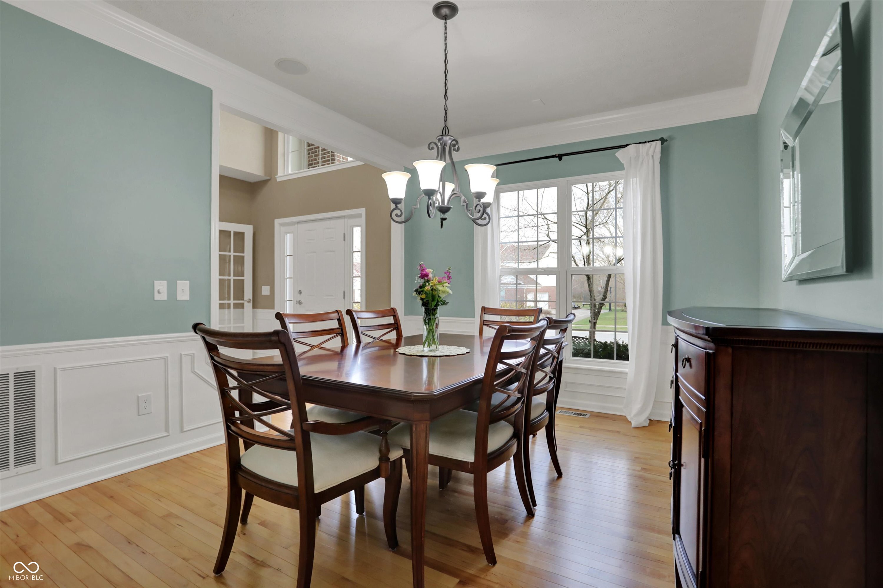 Zionsville, Indiana, 46077, United States, 4 Bedrooms Bedrooms, ,4 BathroomsBathrooms,Residential,For Sale,1880613