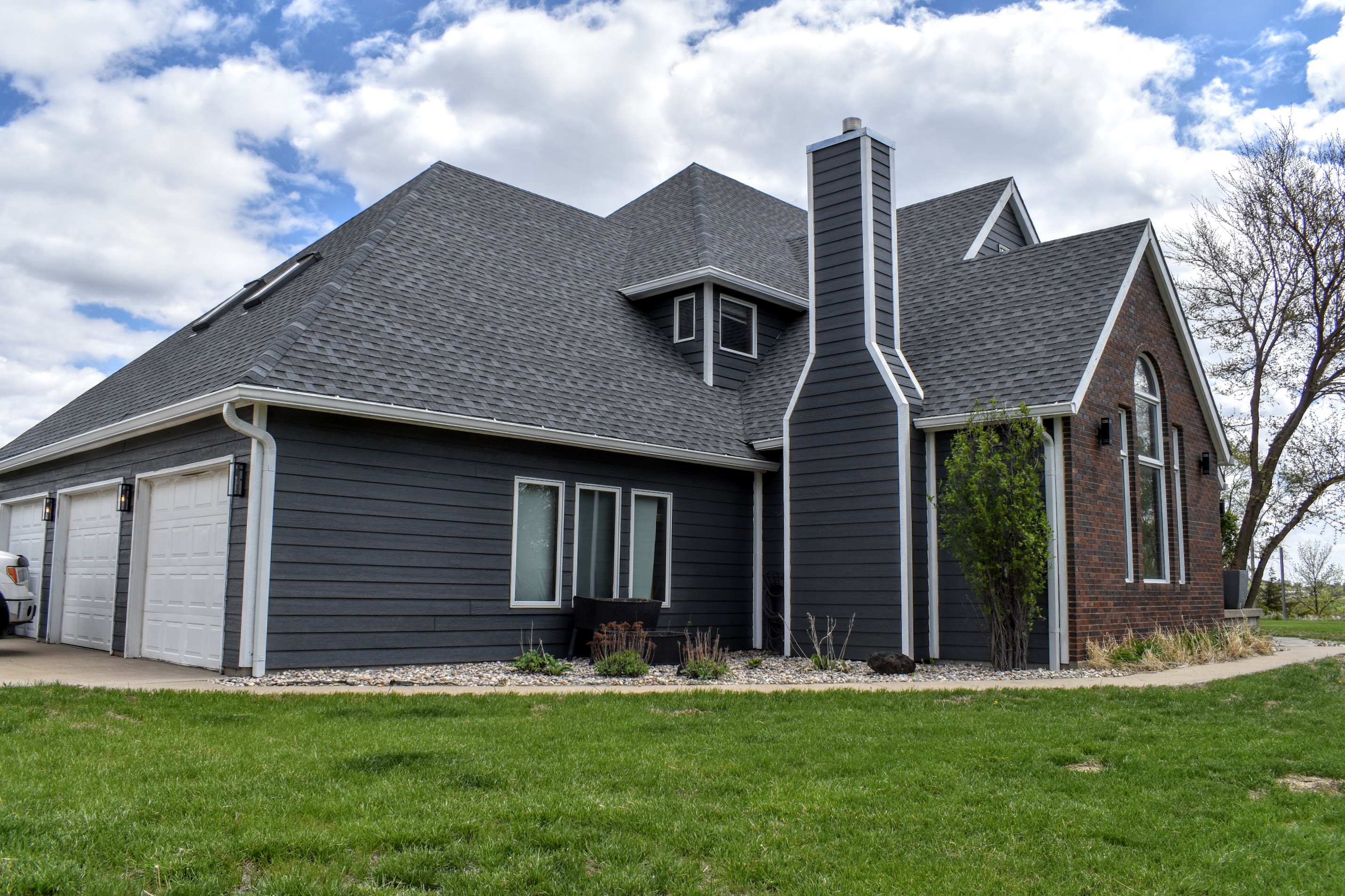 Sioux City, Iowa, 51104, United States, 4 Bedrooms Bedrooms, ,5 BathroomsBathrooms,Residential,For Sale,1989955