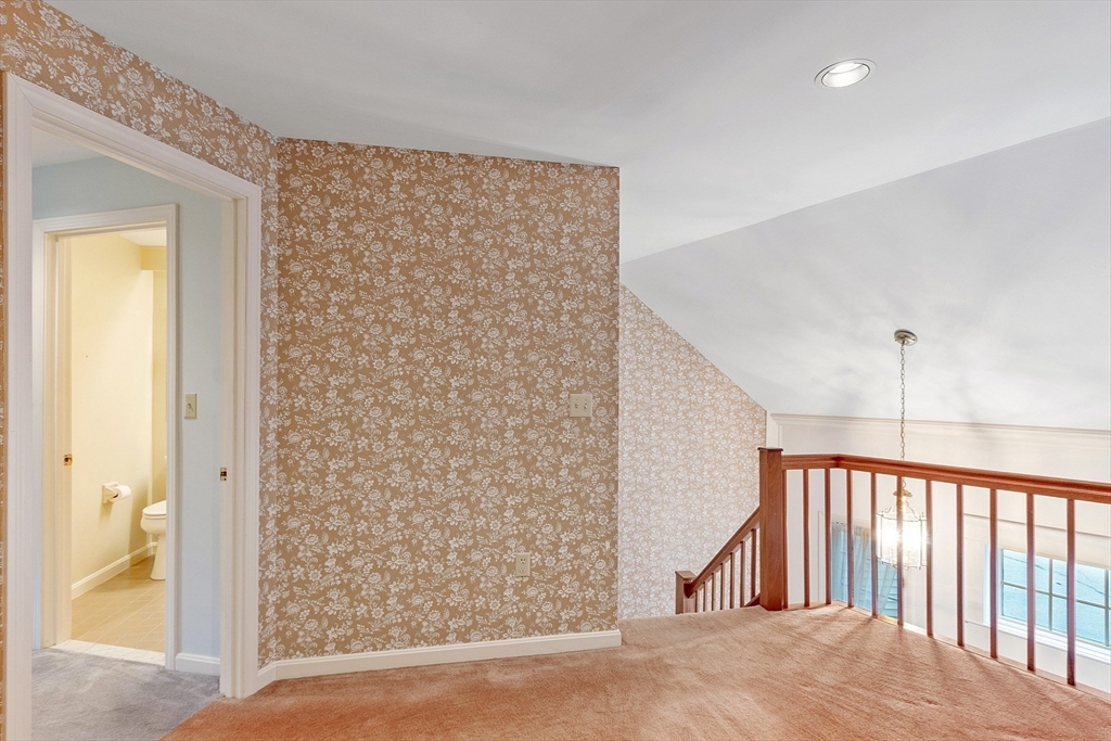 Worcester, Massachusetts, 01609, United States, 3 Bedrooms Bedrooms, ,4 BathroomsBathrooms,Residential,For Sale,1987815