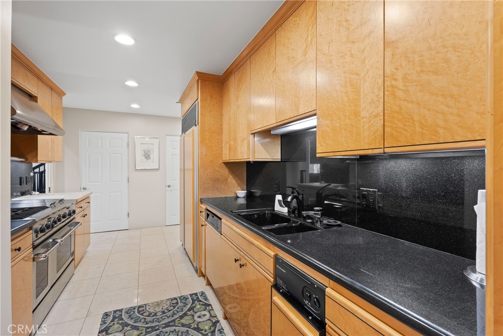 Claremont, California, 91711, United States, 4 Bedrooms Bedrooms, ,6 BathroomsBathrooms,Residential,For Sale,1893668