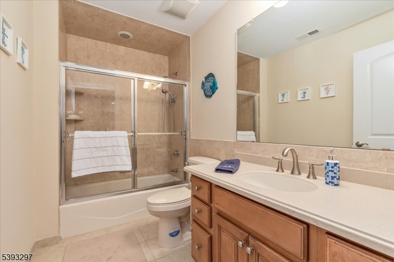 Edison Twp., New Jersey, 08820, United States, 5 Bedrooms Bedrooms, ,4 BathroomsBathrooms,Residential,For Sale,1989591