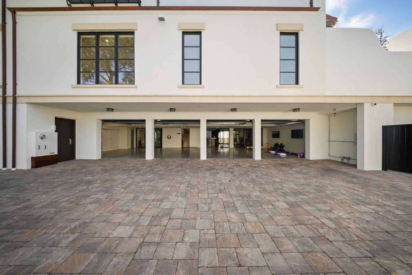 San Mateo, California, 94402, United States, 4 Bedrooms Bedrooms, ,6 BathroomsBathrooms,Residential,For Sale,1836989
