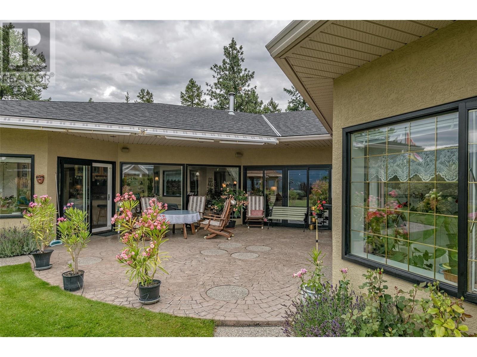 VERNON, British Columbia, V1H 1E8, CA, 3 Bedrooms Bedrooms, ,2 BathroomsBathrooms,Residential,For Sale,1948315